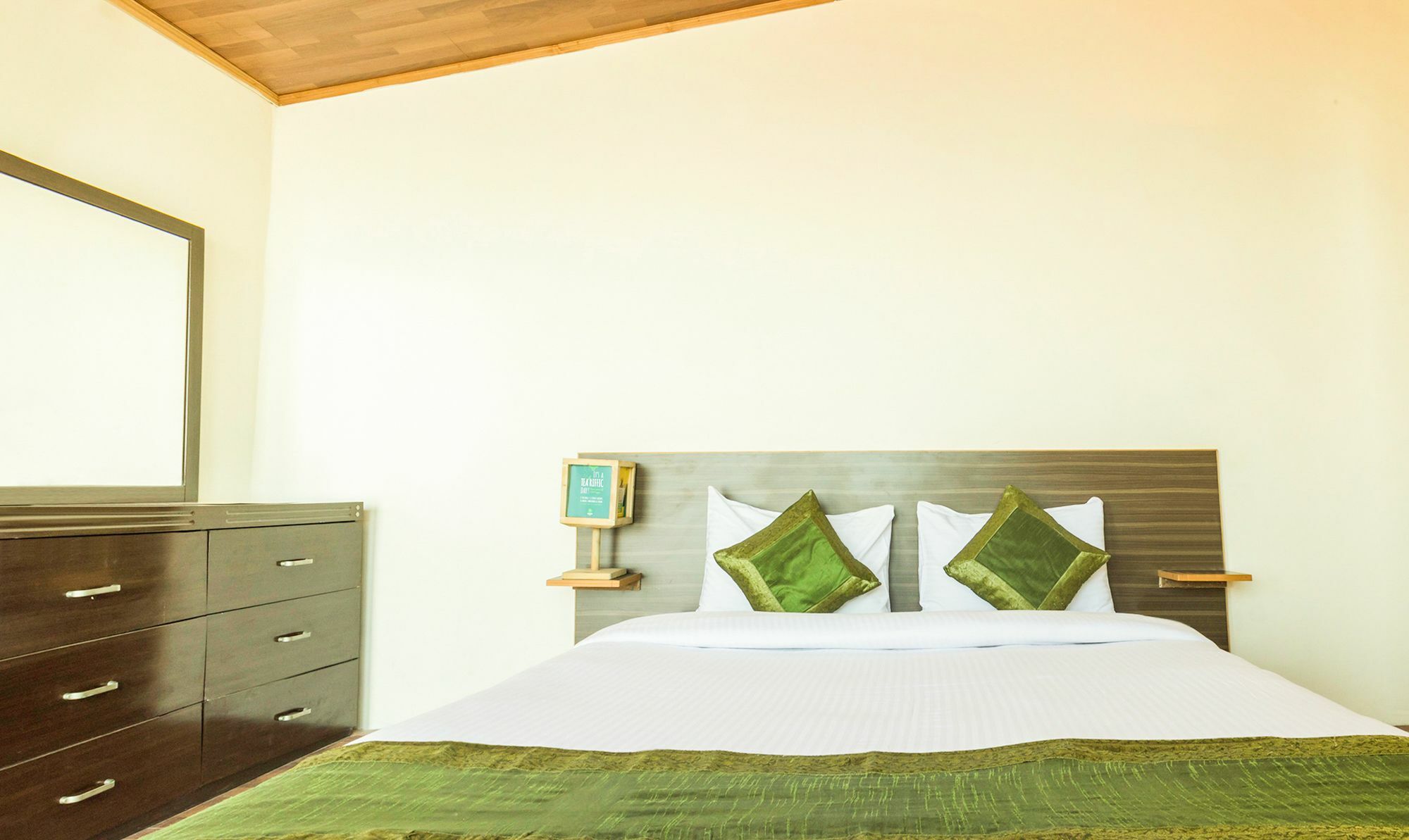 Royal Suites By Park Tree, Kasauli Exterior foto