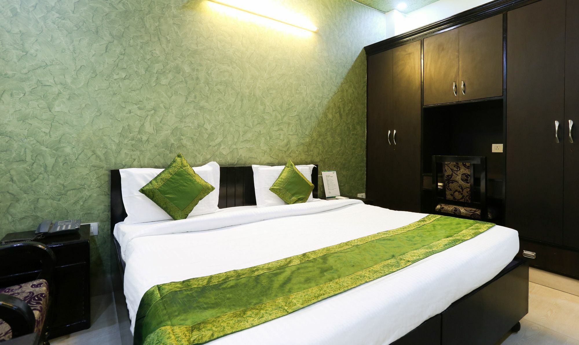 Royal Suites By Park Tree, Kasauli Exterior foto