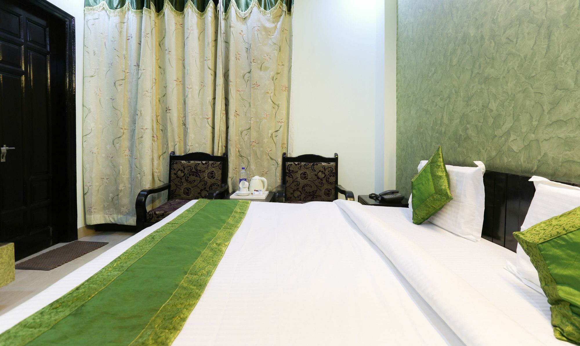 Royal Suites By Park Tree, Kasauli Exterior foto